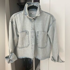 Zara cropped jean jacket. Size small, pristine condition.
